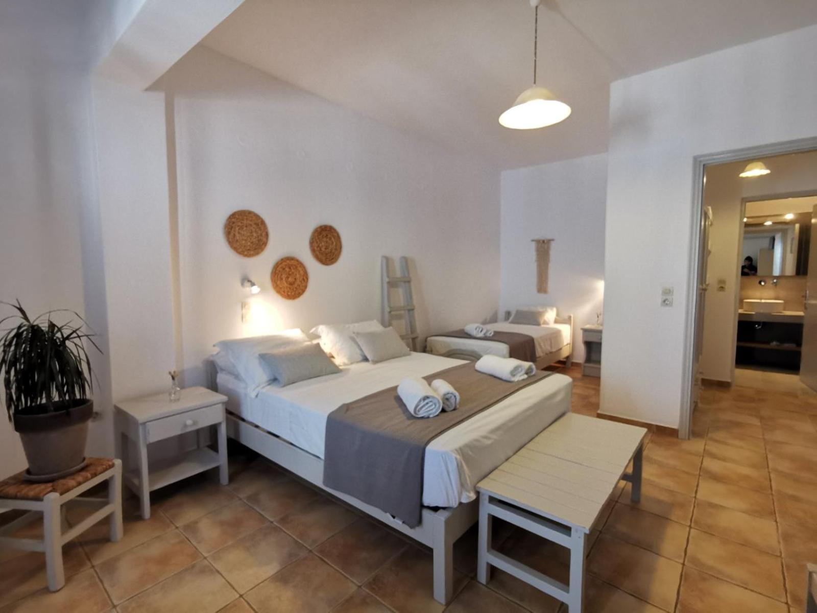 Helen'S Minimal Studios & Apartments Alikí Cameră foto