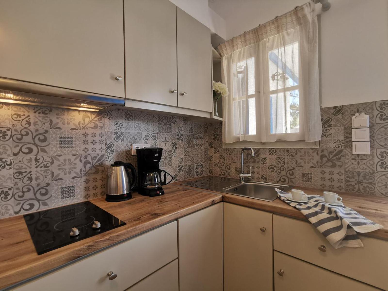Helen'S Minimal Studios & Apartments Alikí Cameră foto